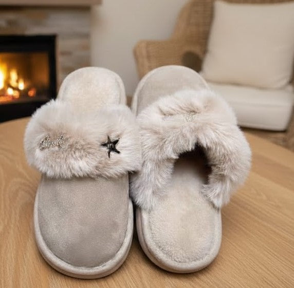 Pantoufles à fourrure chic