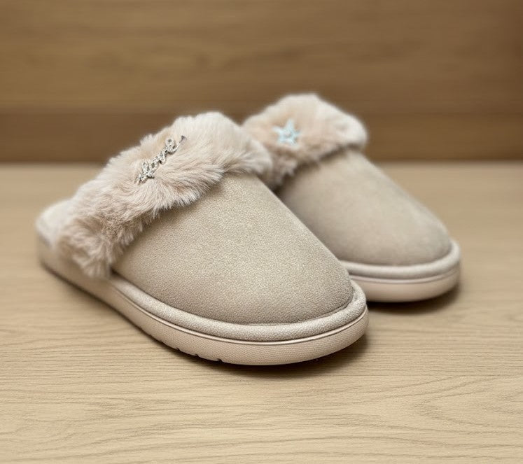 Pantoufles à fourrure chic